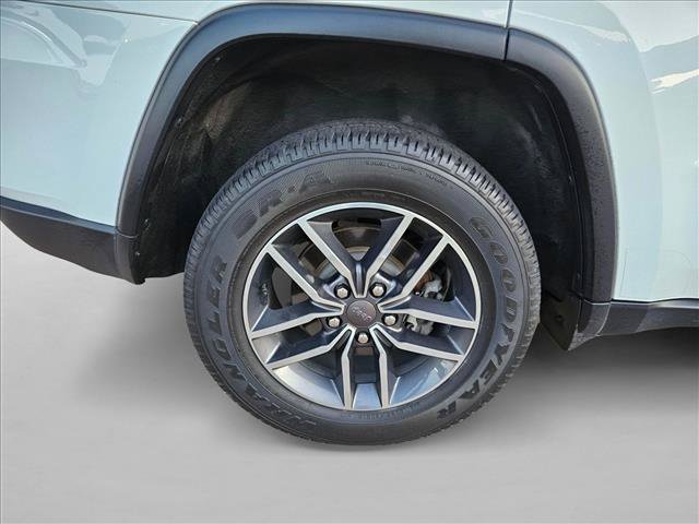 Used 2019 Jeep Grand Cherokee Limited w/ Trailer Tow Group IV AWD/4WD image 19