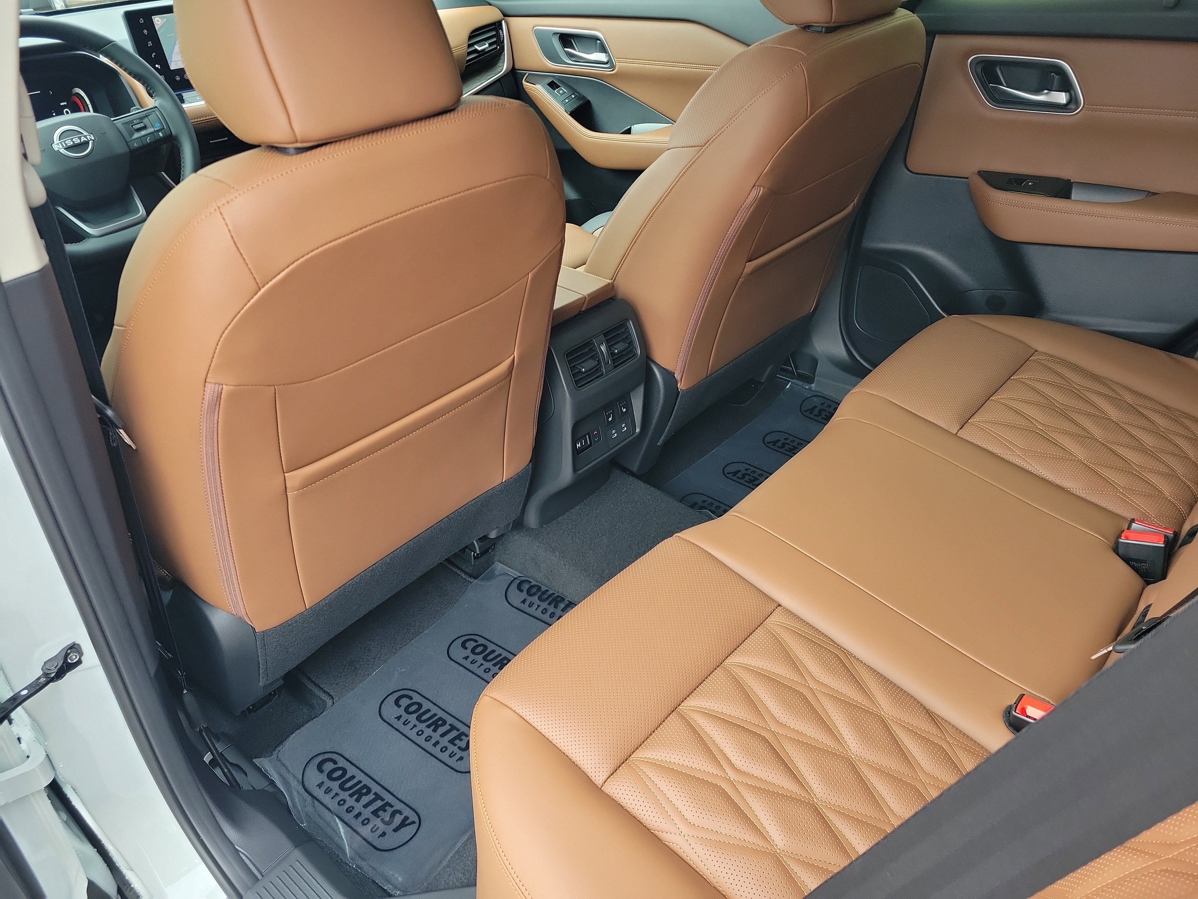 New 2026 Nissan Rogue Platinum image 13