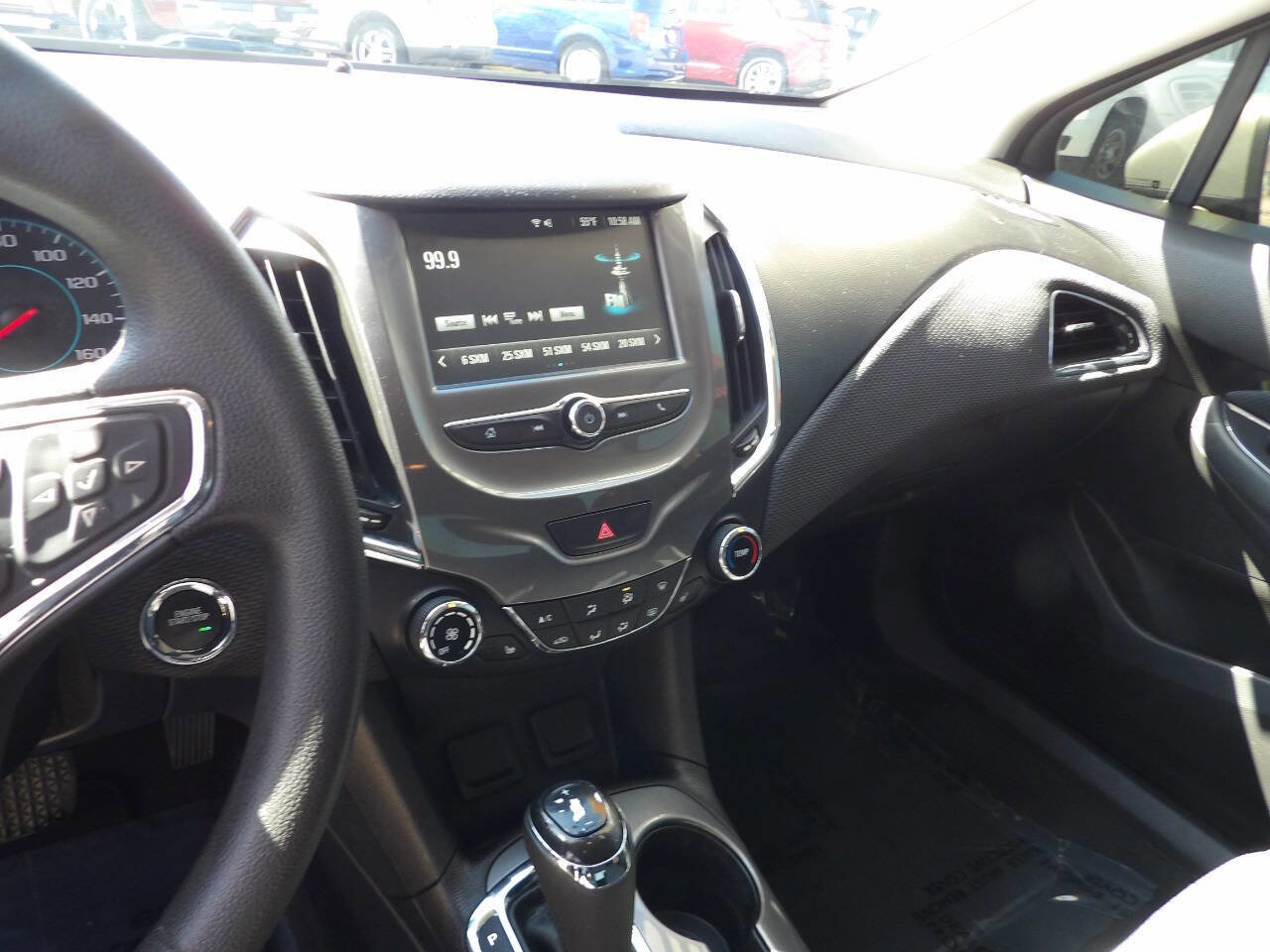 Used 2018 Chevrolet Cruze LT w/ Convenience Package image 6