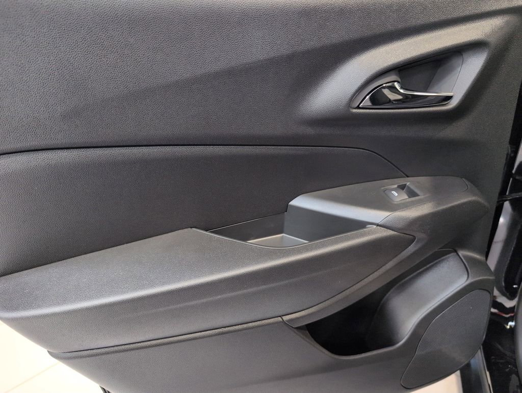 New 2026 Chevrolet Trax LS w/ Driver Confidence Package image 30