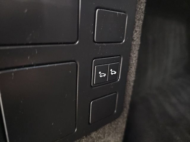 Used 2018 Land Rover Discovery SE AWD/4WD image 34