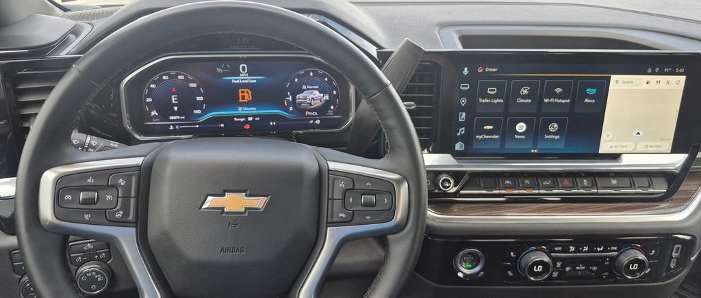 Used 2024 Chevrolet Silverado 1500 LT AWD/4WD image 98