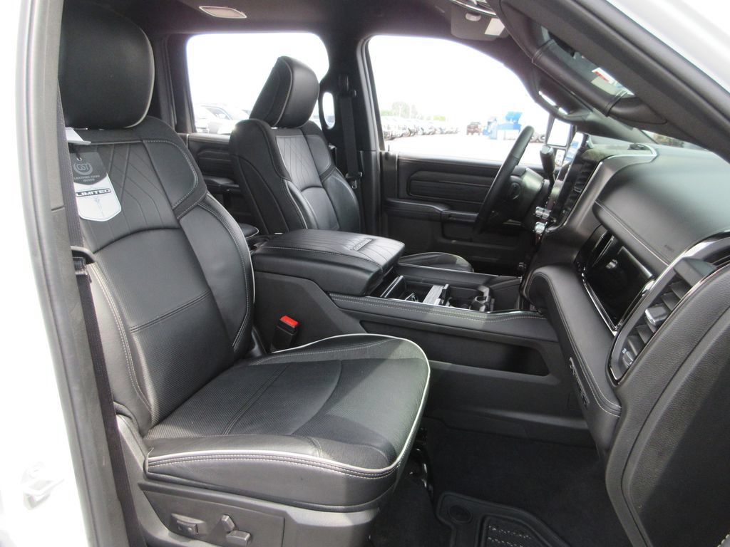 Used 2026 RAM 3500 Limited AWD/4WD image 26