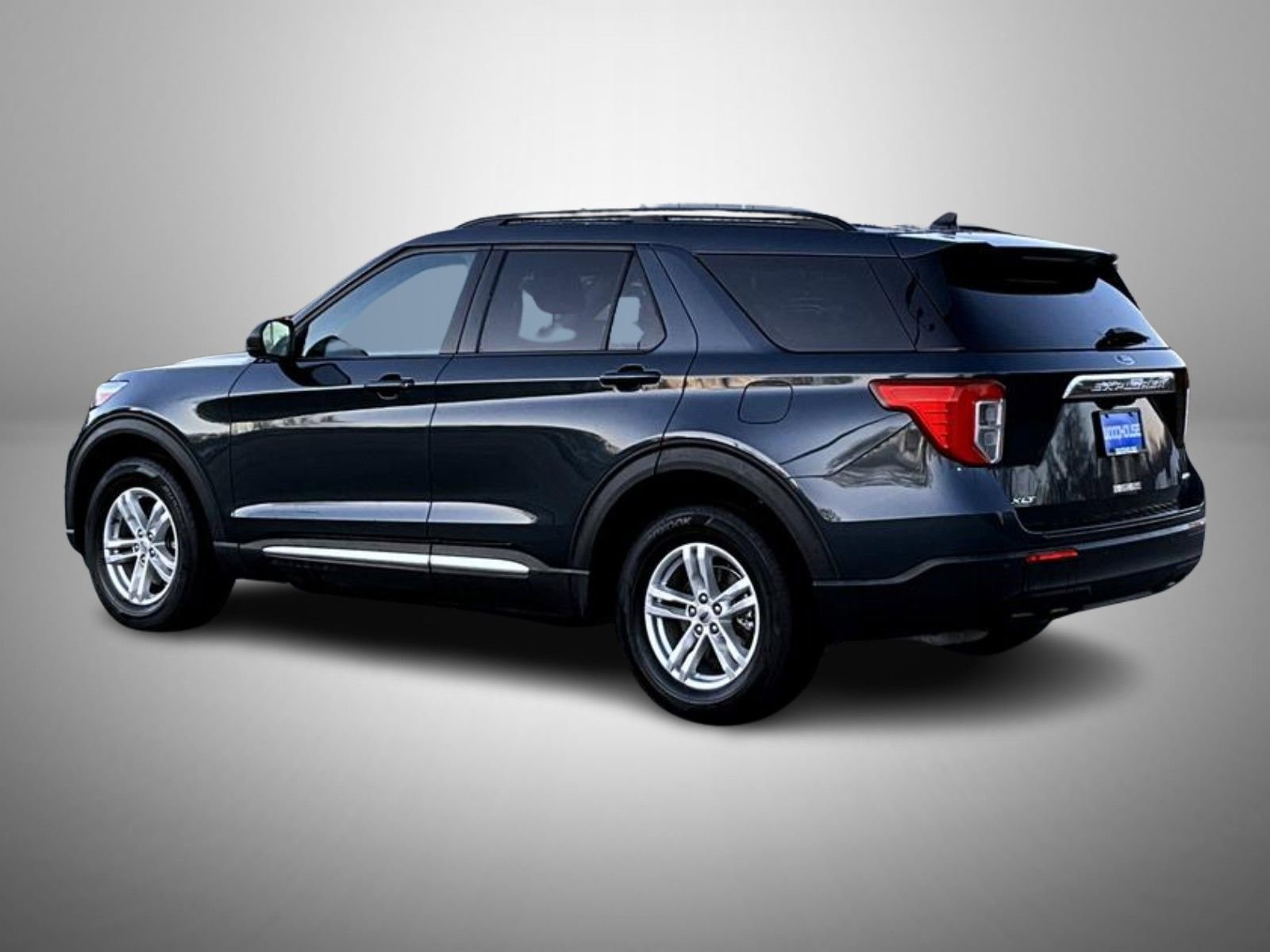 Used 2023 Ford Explorer XLT image 7