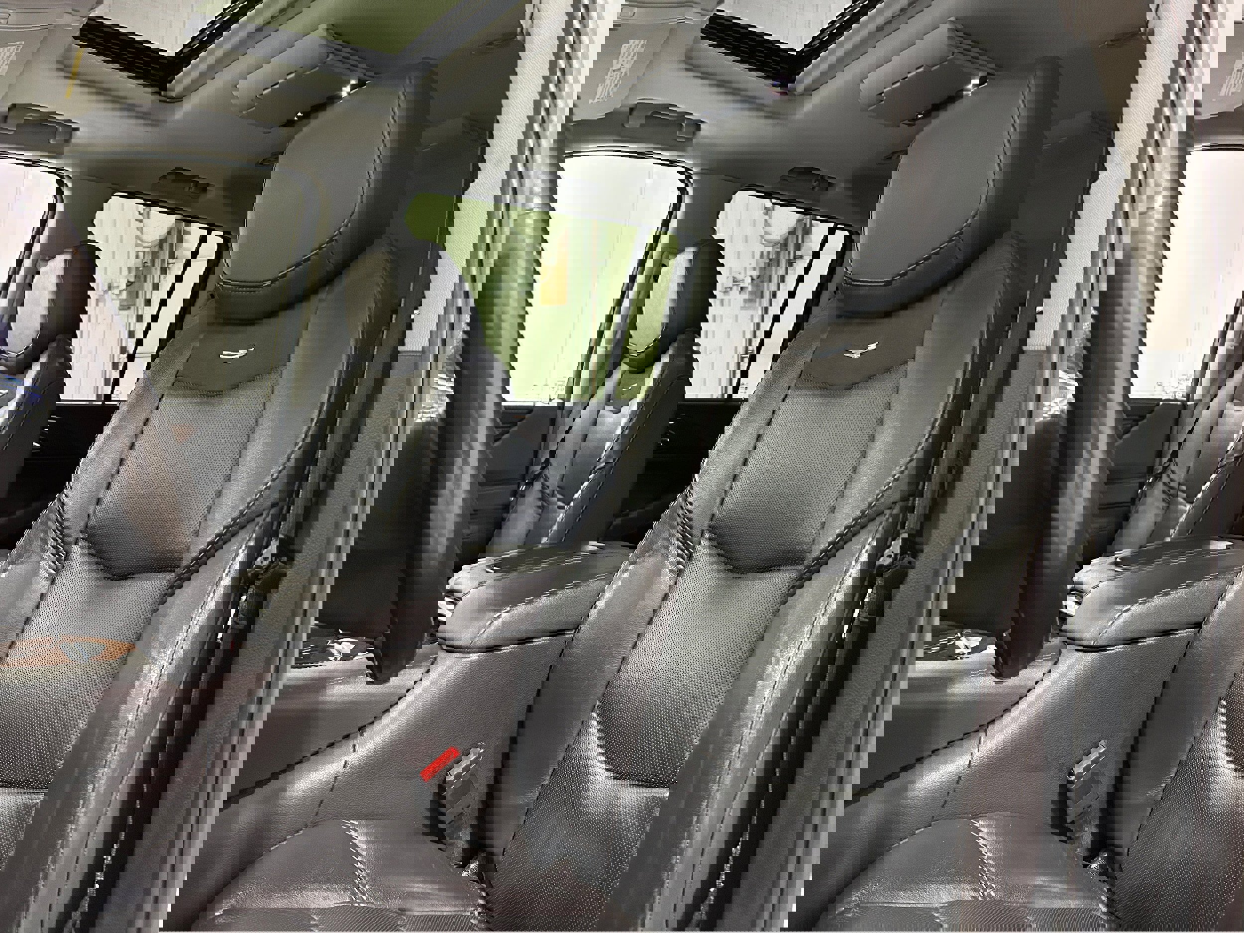 Used 2020 Cadillac Escalade ESV Premium Luxury image 26