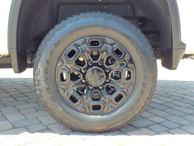 Used 2022 Chevrolet Silverado 2500 LTZ w/ LTZ Convenience Package AWD/4WD image 10