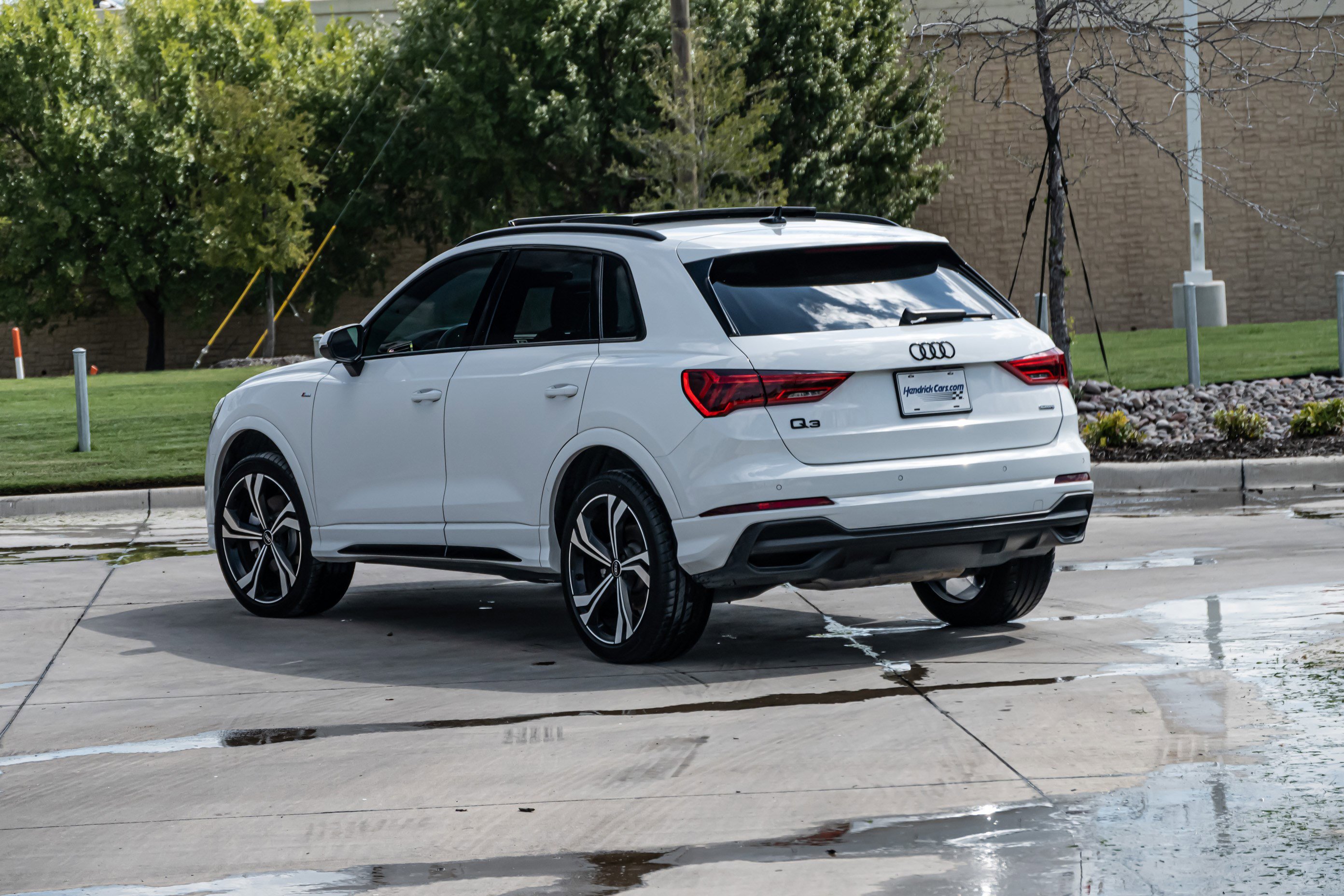 Used 2024 Audi Q3 2.0T Premium Plus image 3