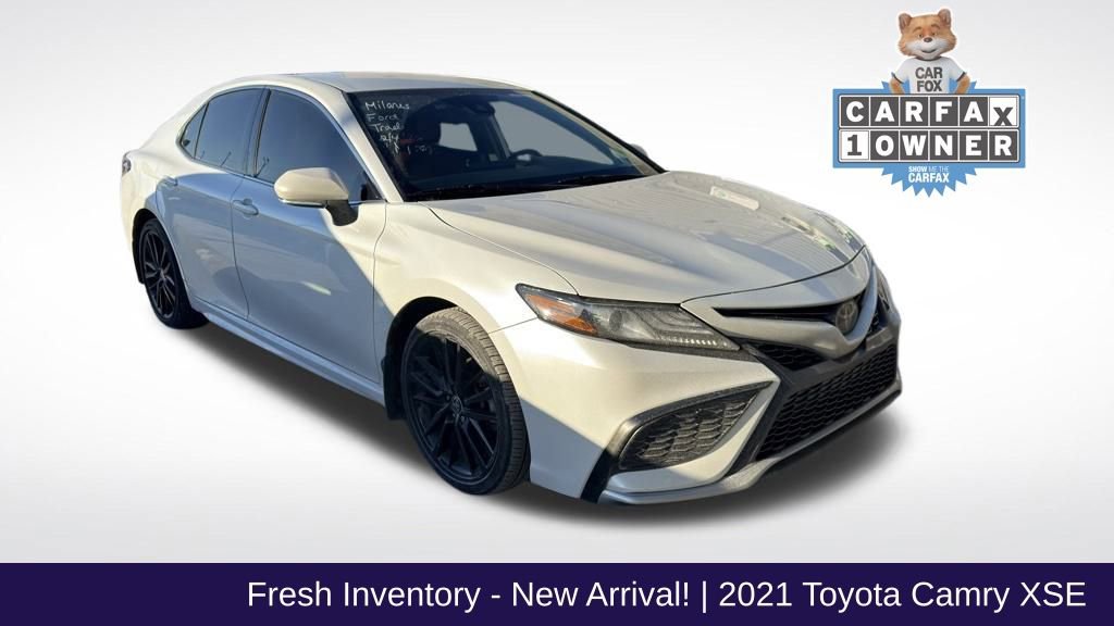Used 2021 Toyota Camry XSE image 1