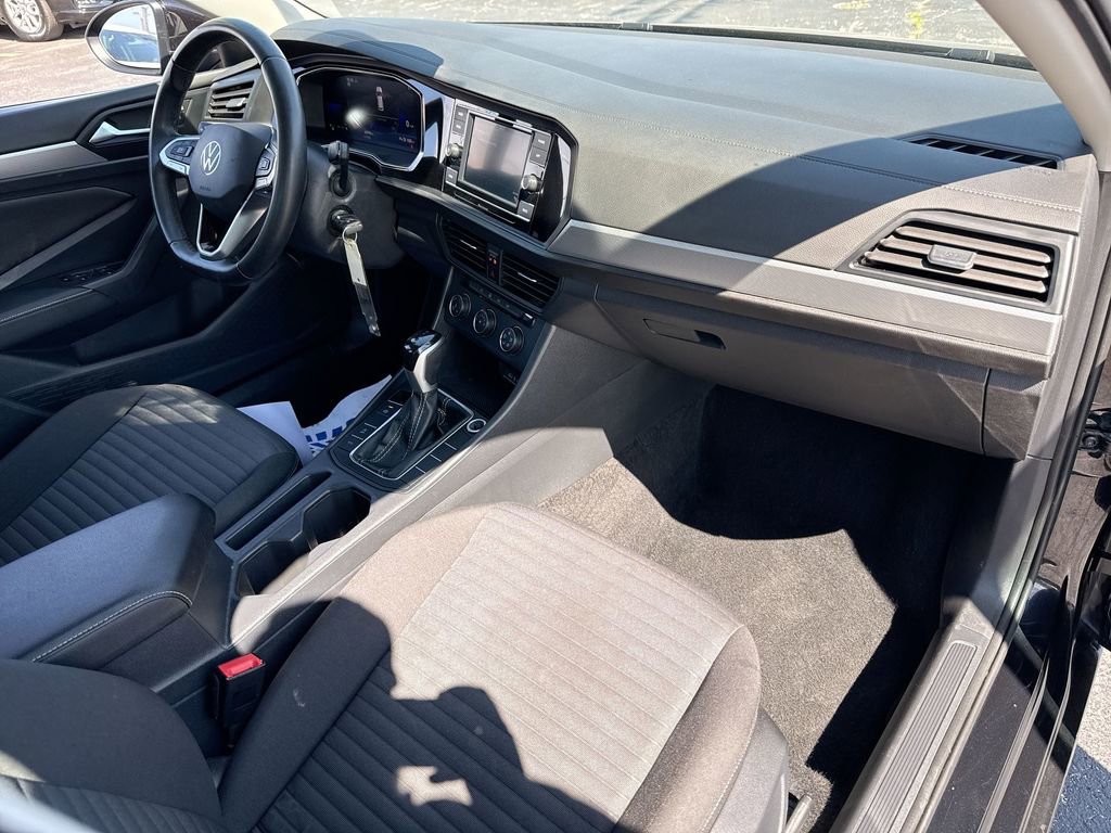 Used 2024 Volkswagen Jetta S image 28