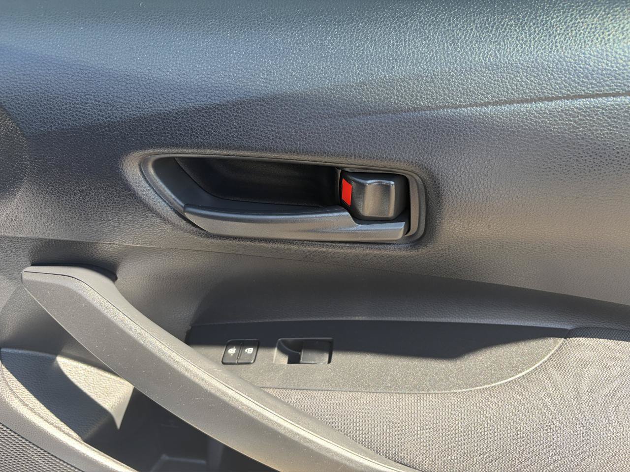 Used 2022 Toyota Corolla LE FWD image 11
