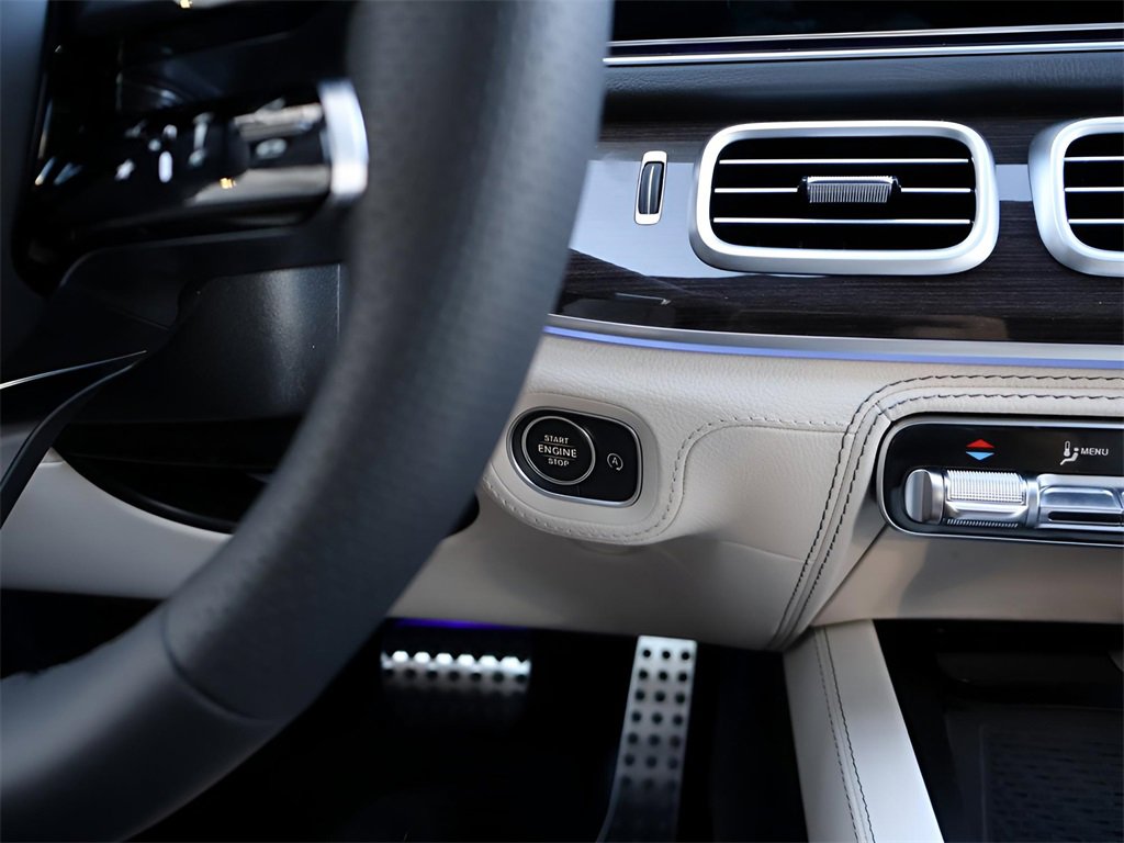 New 2026 Mercedes-Benz GLS 580 4MATIC image 32