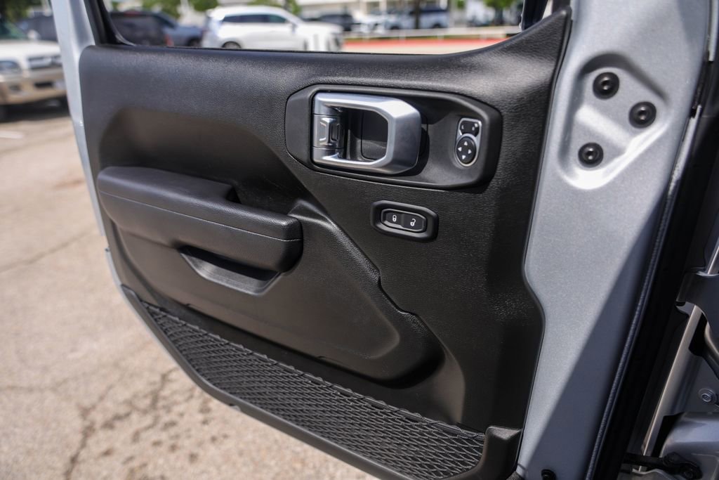 Used 2024 Jeep Wrangler Unlimited Rubicon w/ Convenience Group AWD/4WD image 22