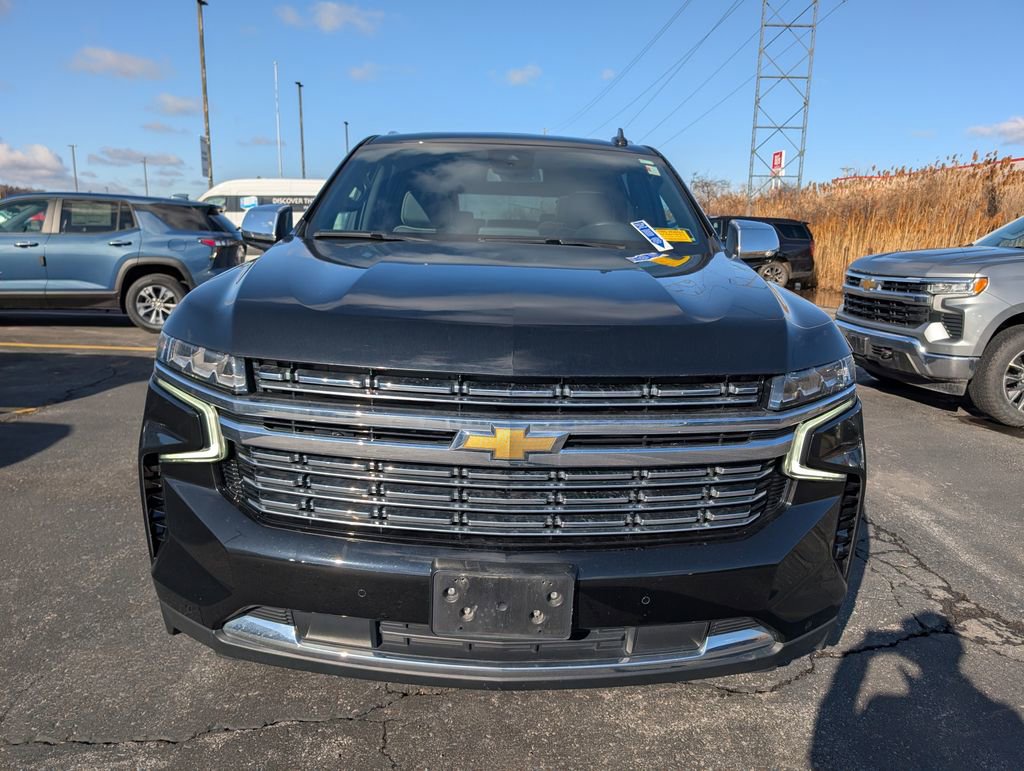 Used 2023 Chevrolet Suburban Premier image 2