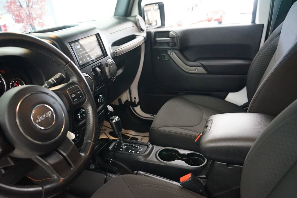 Used 2017 Jeep Wrangler Sport AWD/4WD image 9