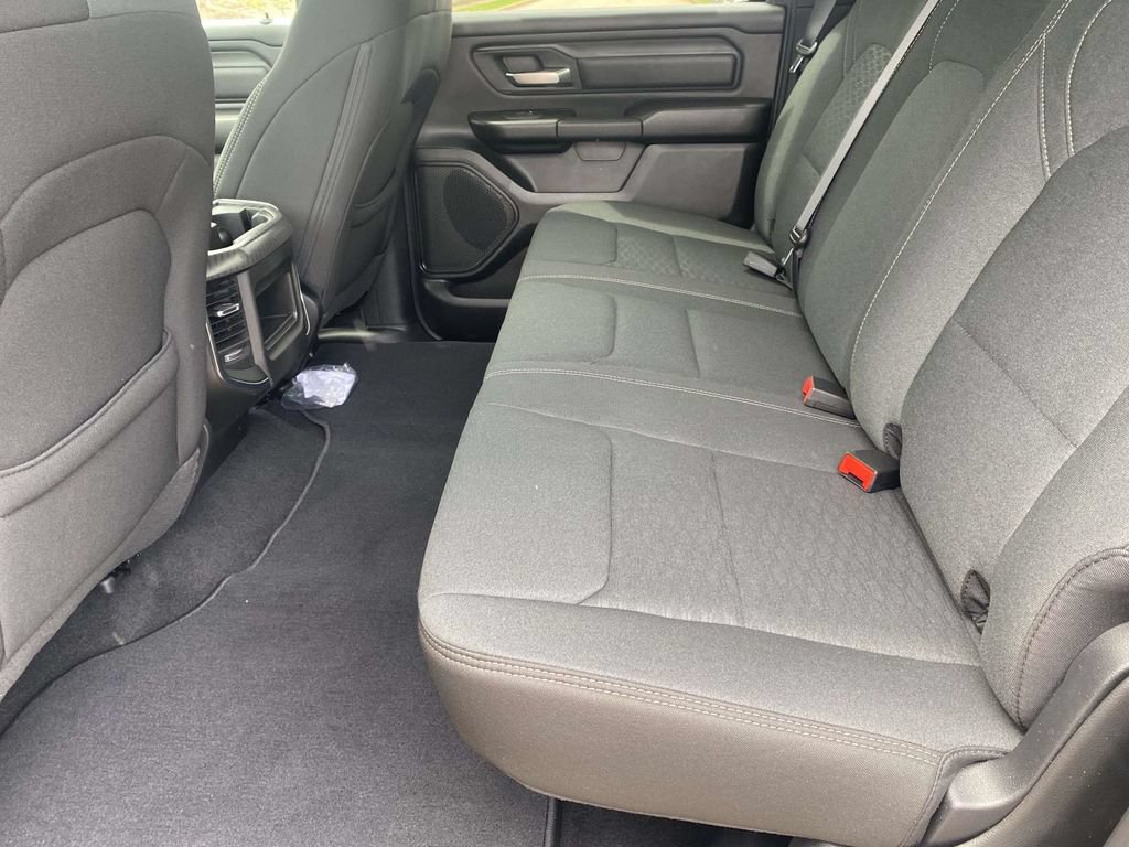 New 2026 RAM 1500 Express AWD/4WD image 39