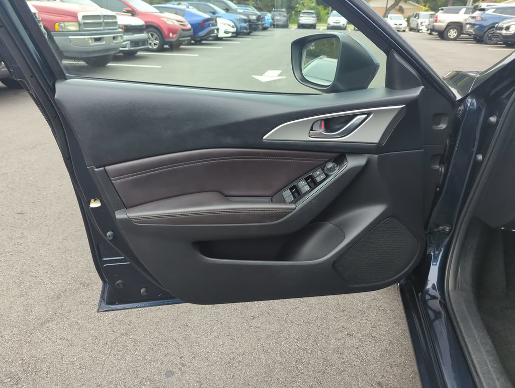 Used 2017 MAZDA MAZDA3 Touring FWD image 18