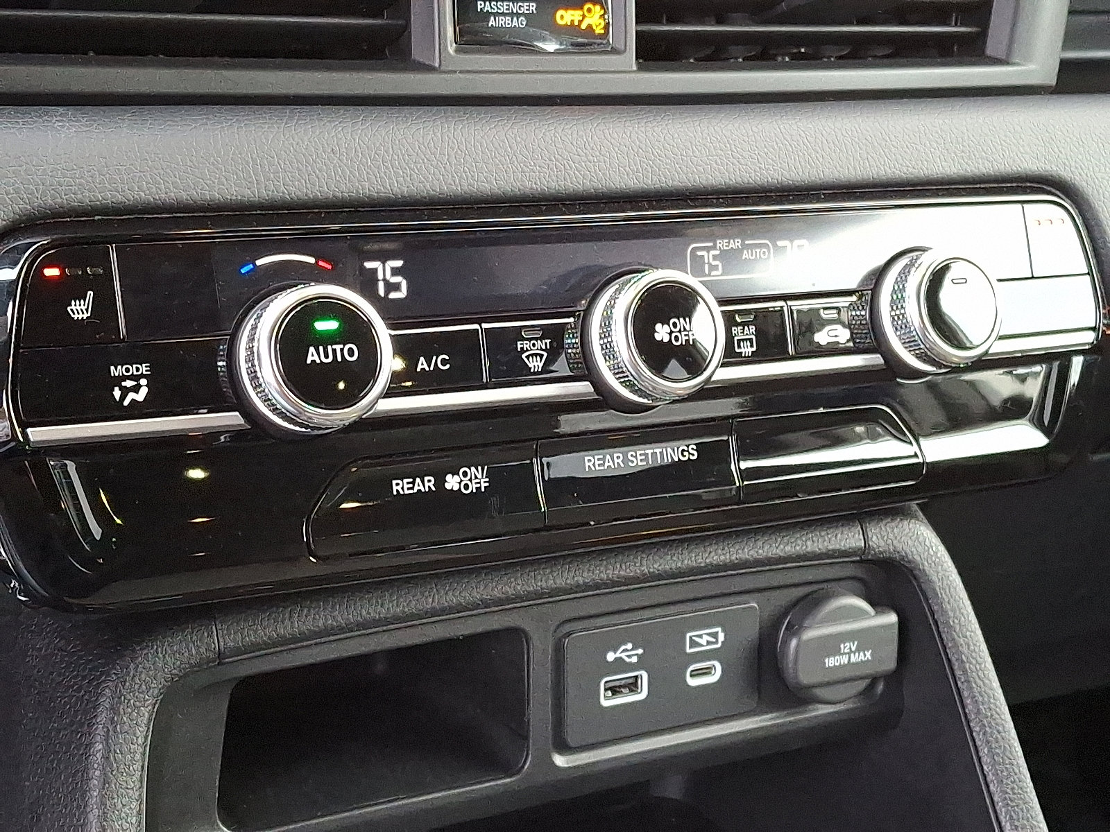 Used 2025 Honda Pilot Sport image 23