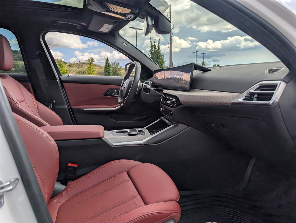 Used 2025 BMW 330i xDrive Sedan w/ Premium Package image 21