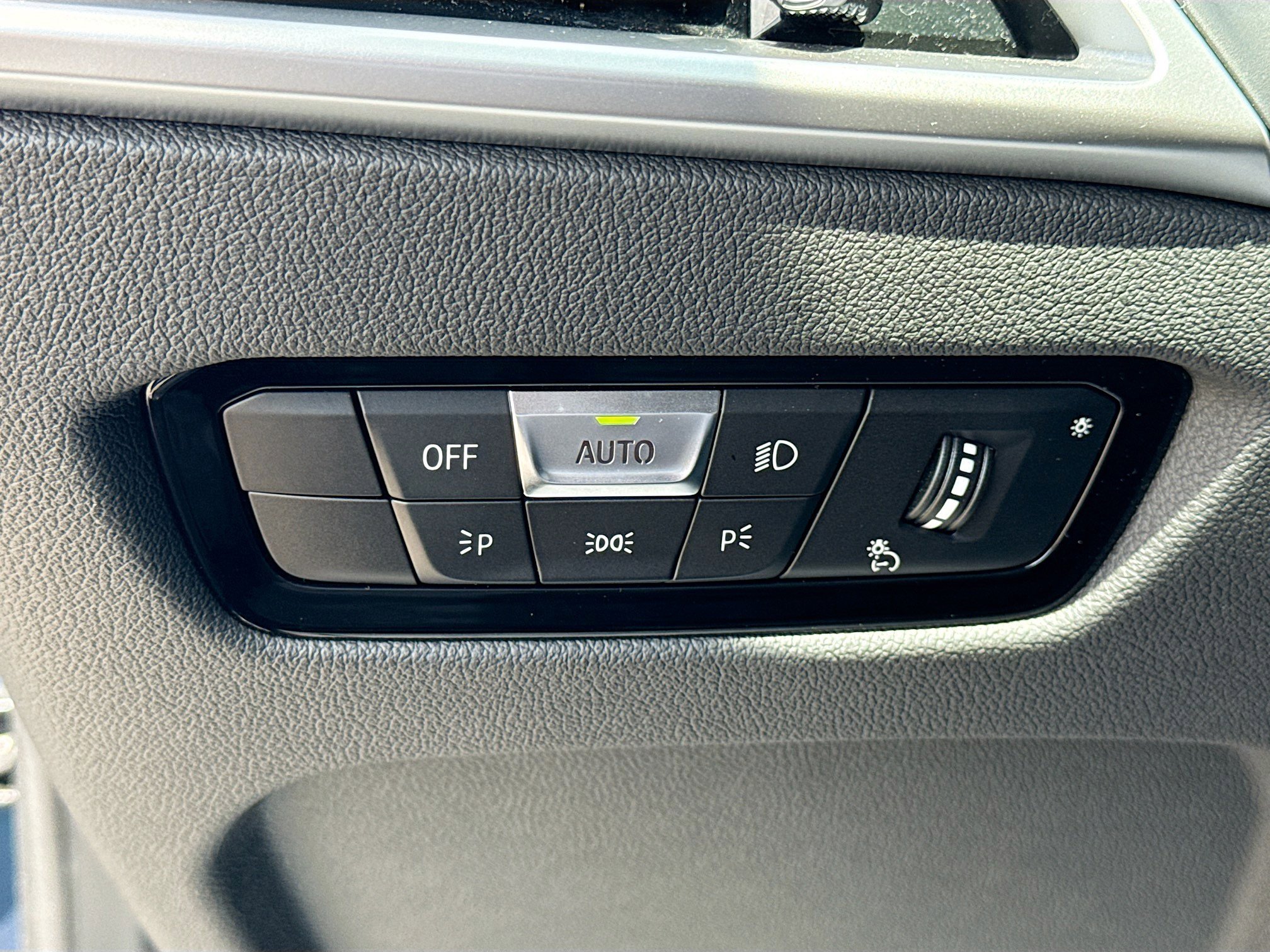 Used 2025 BMW 330i Sedan RWD image 36