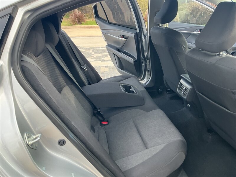 Used 2025 Toyota Camry LE image 31