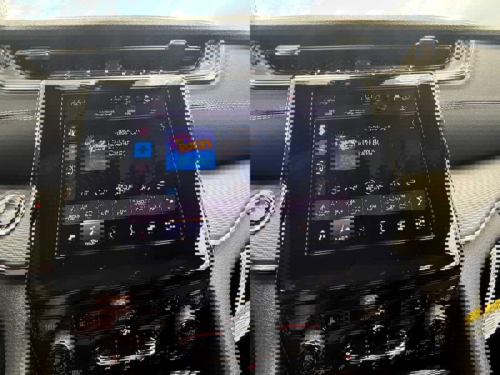 New 2025 Jeep Grand Cherokee Altitude image 11