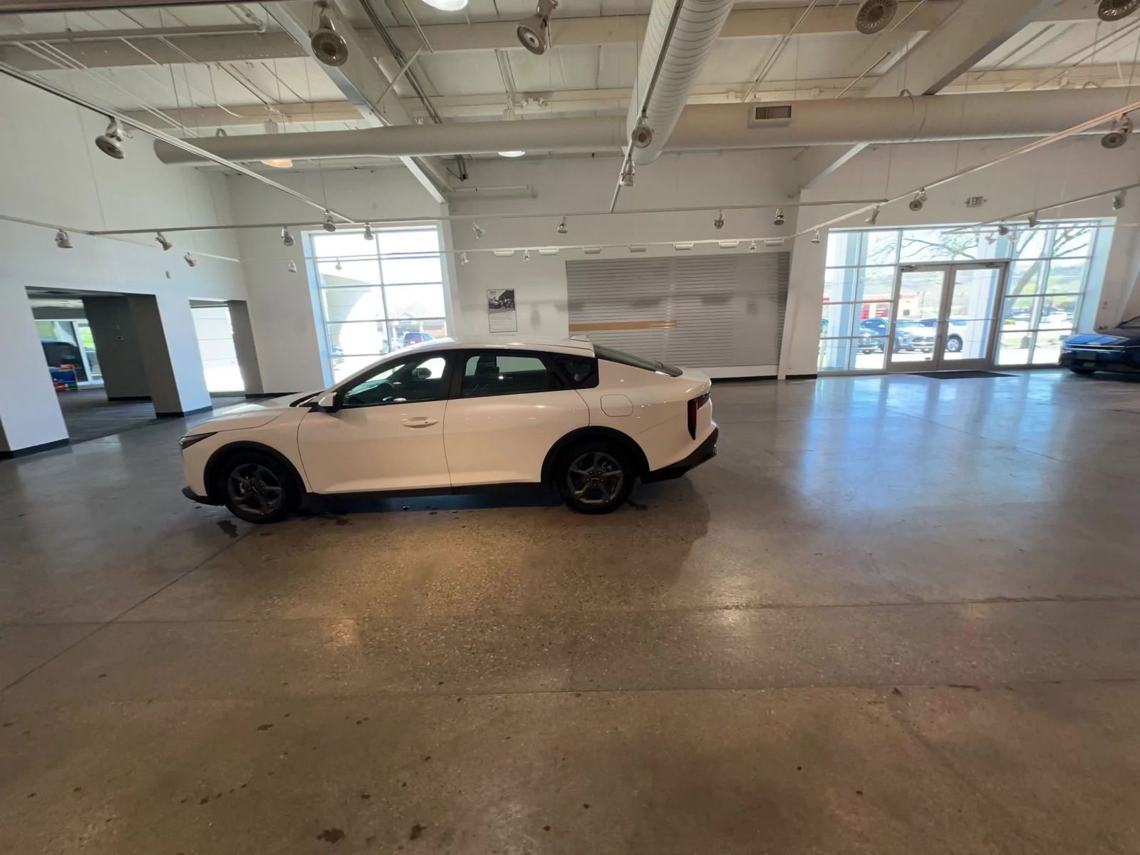 Used 2025 Kia K4 LXS image 12