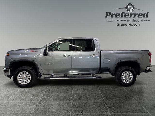 Used 2024 Chevrolet Silverado 2500 LTZ w/ LTZ Plus Package AWD/4WD image 10