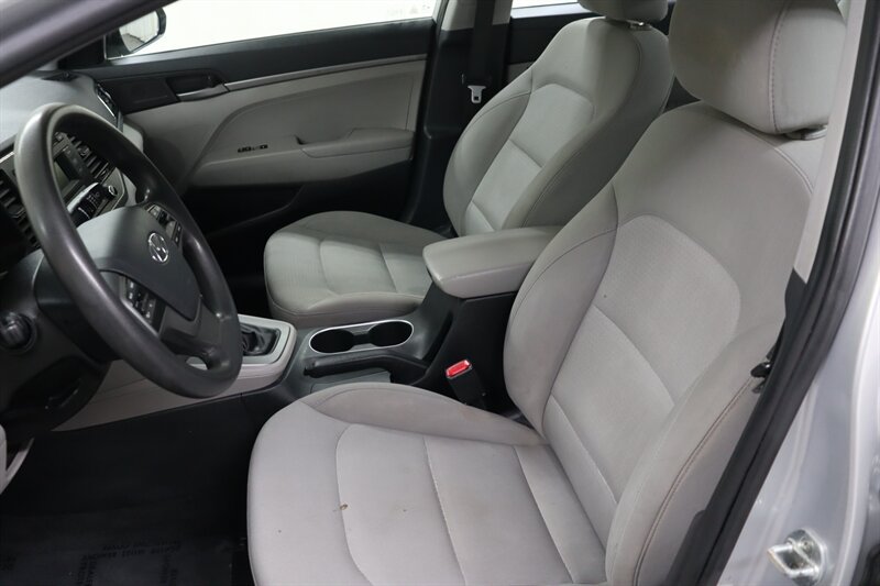 Used 2017 Hyundai Elantra SE FWD image 14