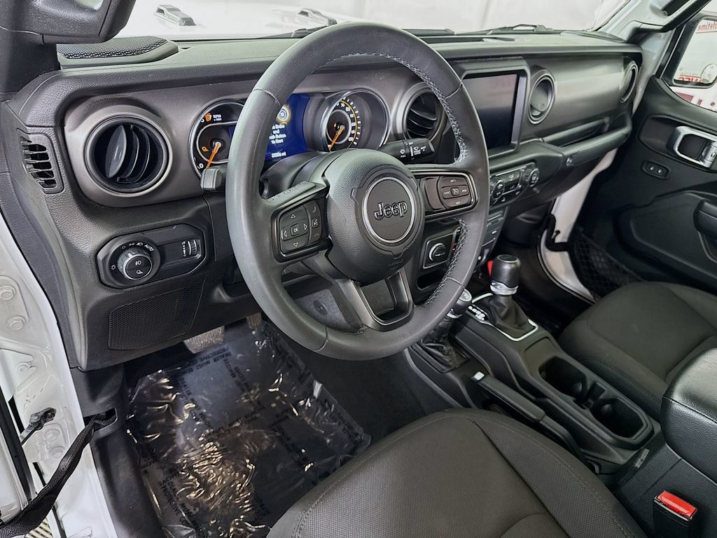 Used 2023 Jeep Gladiator Sport AWD/4WD image 18