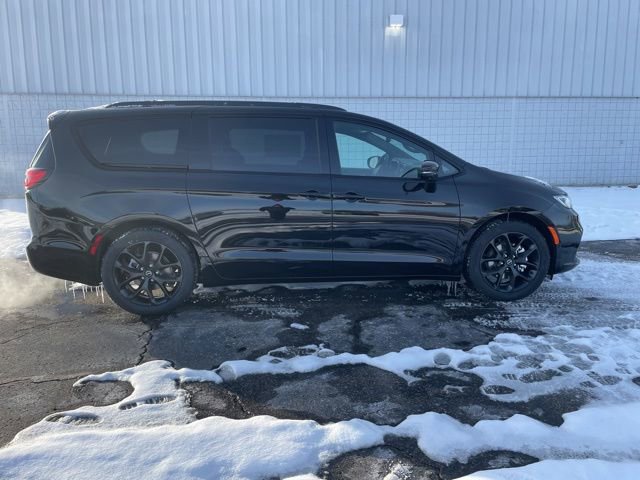 New 2026 Chrysler Pacifica Select image 18