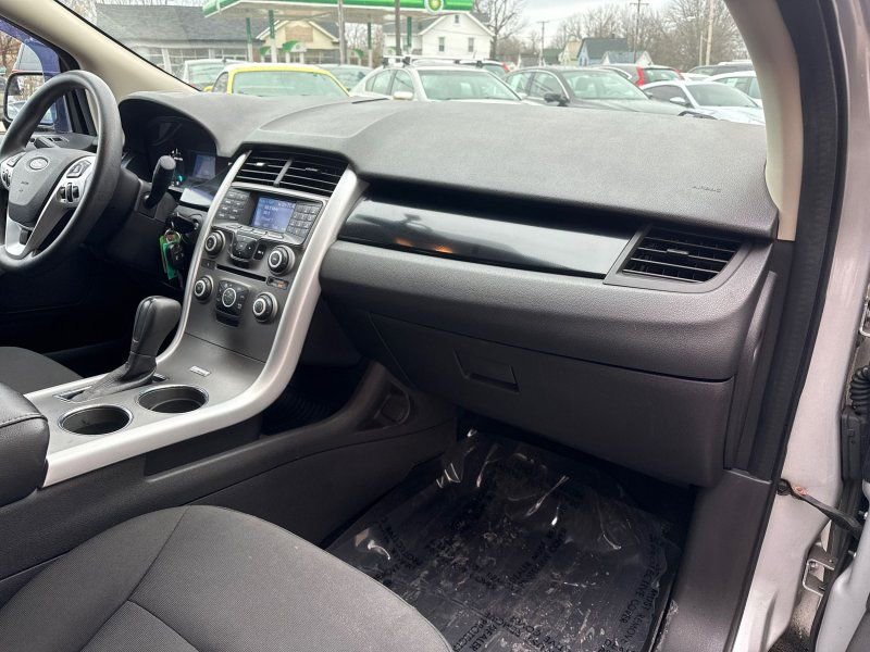 Used 2013 Ford Edge SE image 16