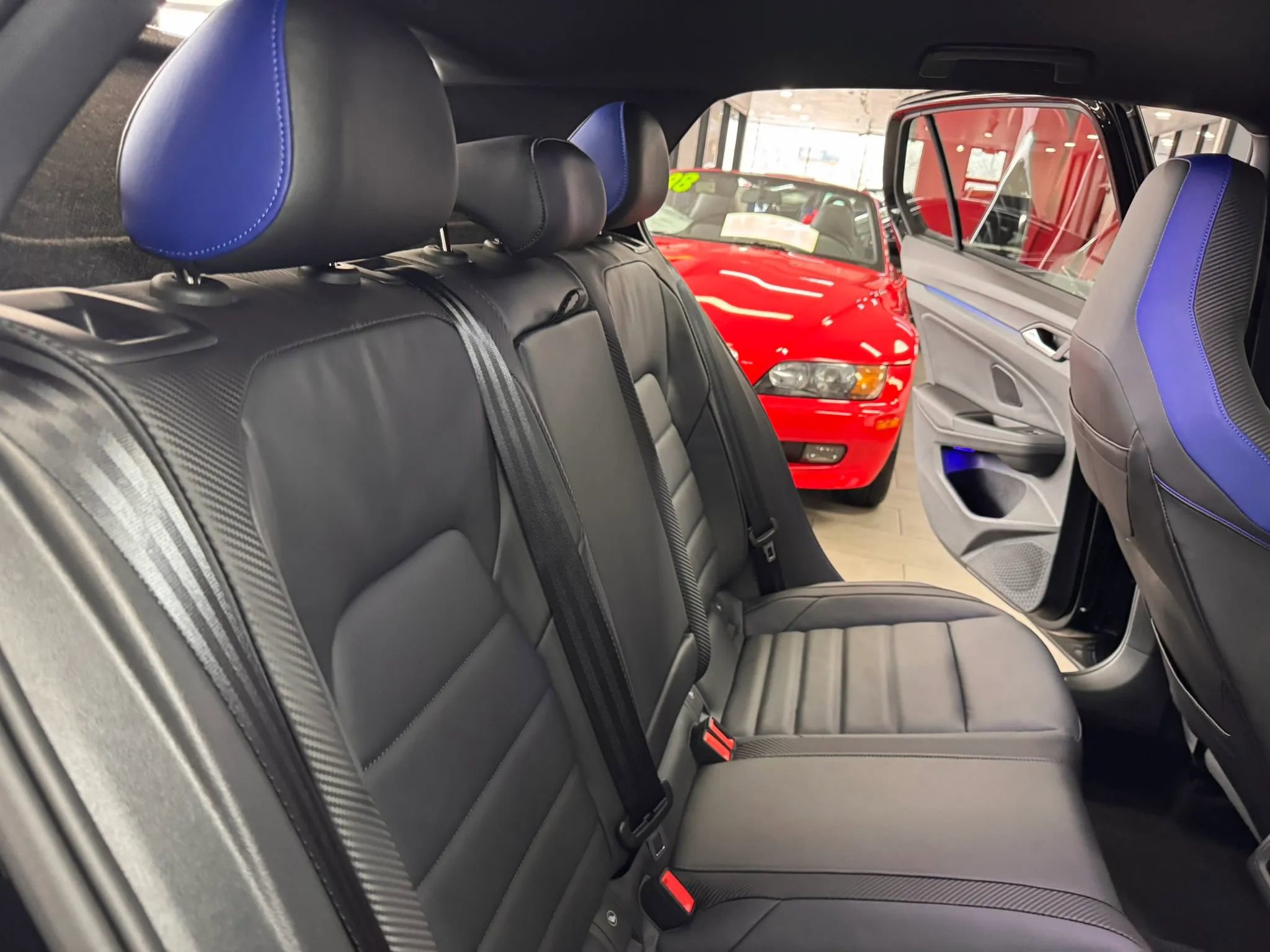 Used 2024 Volkswagen Golf R AWD/4WD image 18