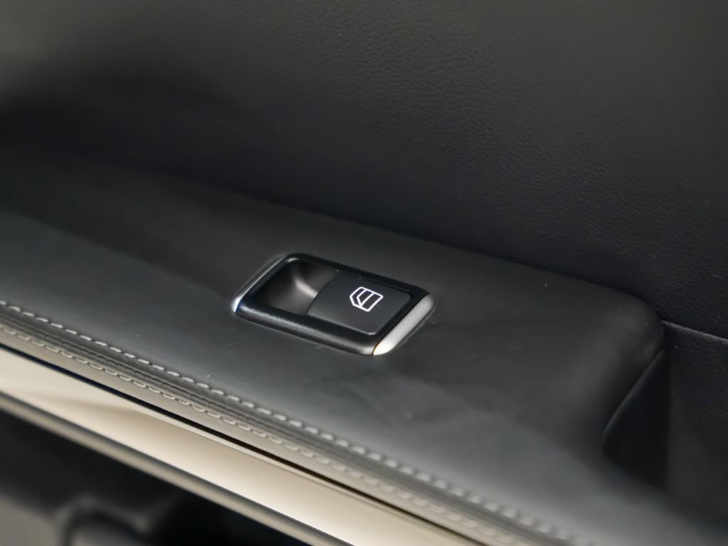 Used 2018 Mercedes-Benz AMG GT Roadster image 16