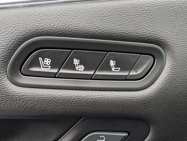 Used 2021 Cadillac Escalade ESV Premium Luxury w/ LPO, Illumination Package image 21