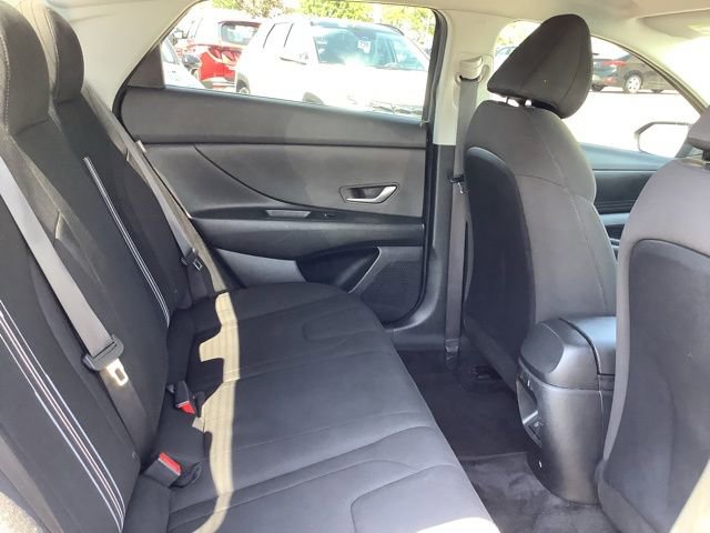 Used 2024 Hyundai Elantra Blue FWD image 25