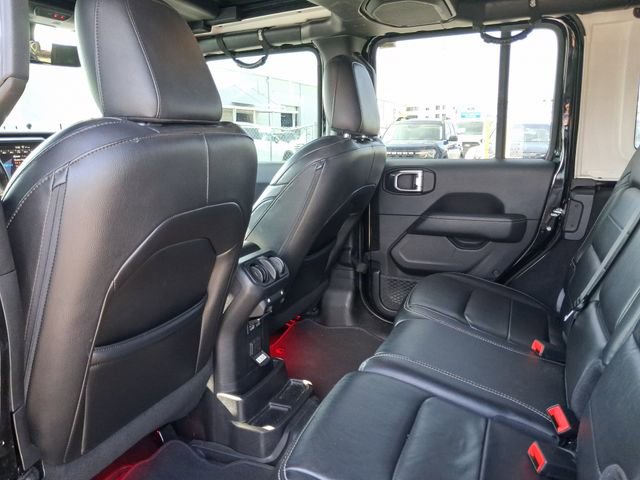 Used 2019 Jeep Wrangler Unlimited Sahara AWD/4WD image 6