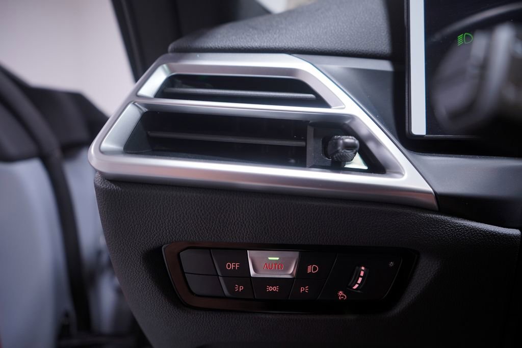 Used 2026 BMW 430i Coupe w/ M Sport Package image 18