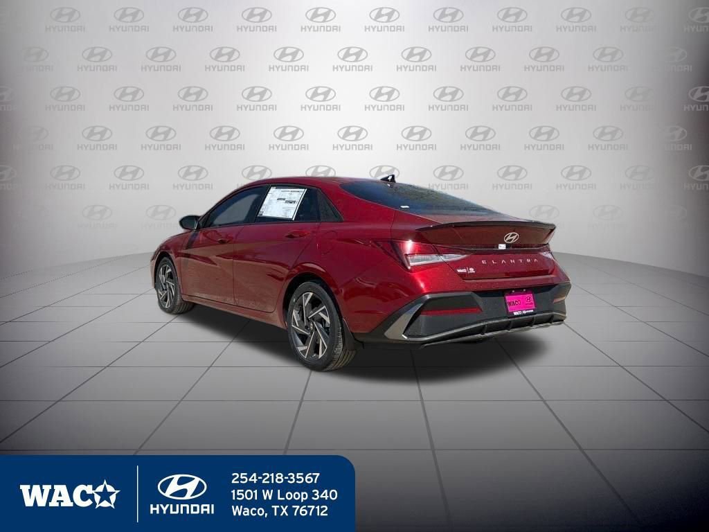 Used 2025 Hyundai Elantra Sport image 5