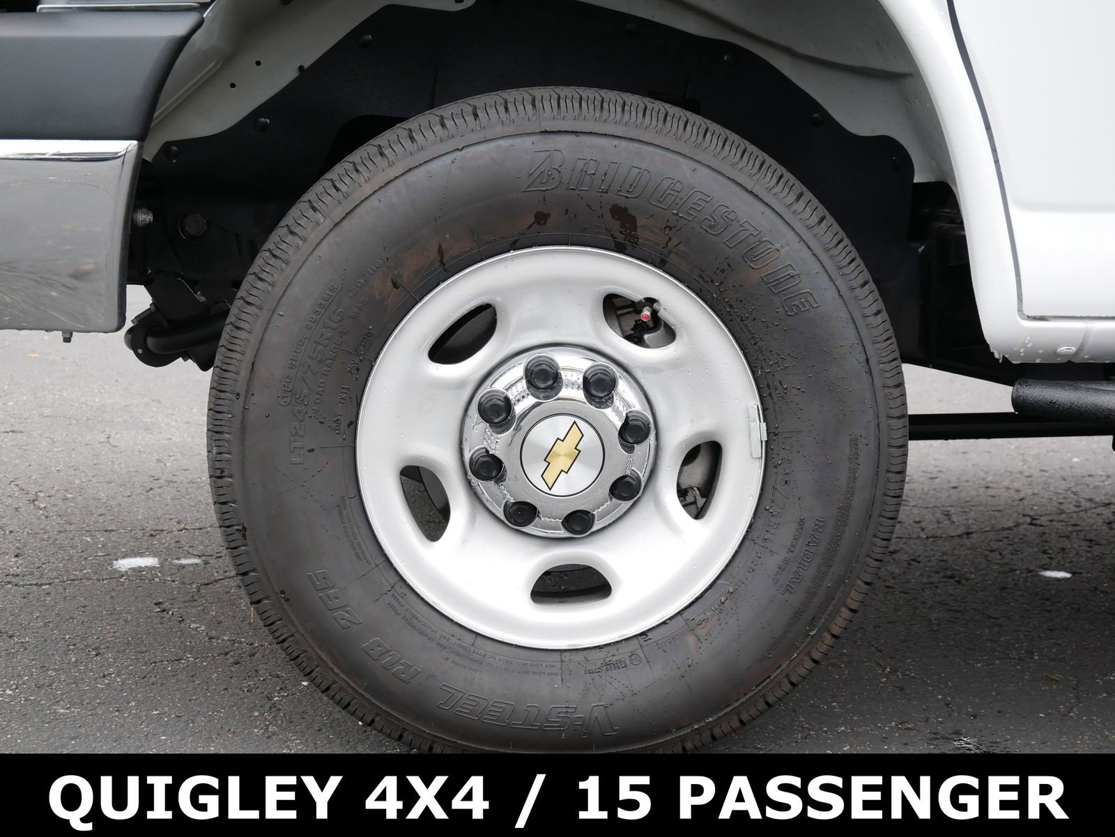 Used 2024 Chevrolet Express 3500 LT w/ LT Preferred Equipment Group image 7