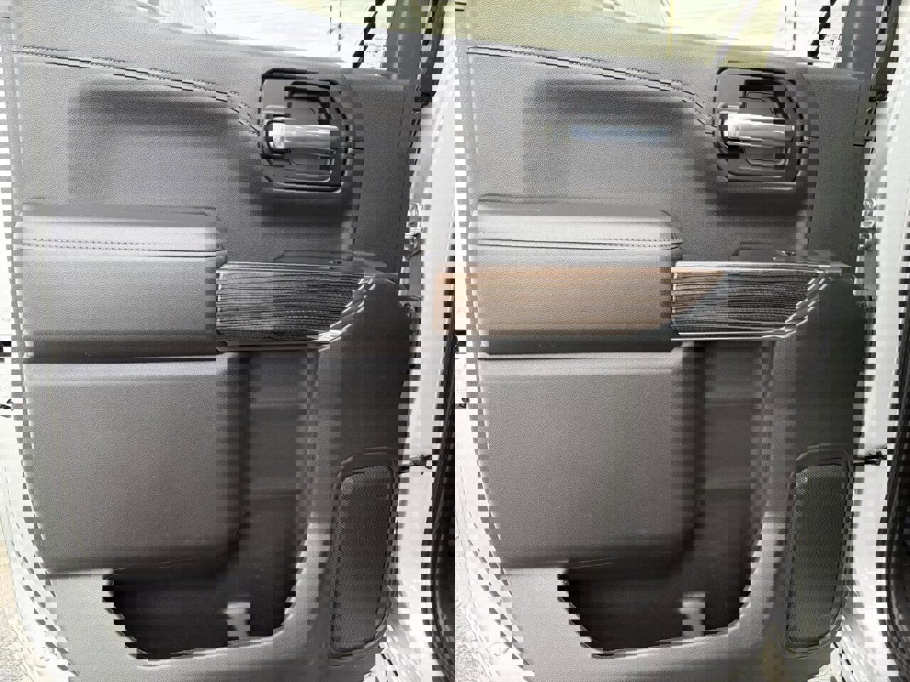 Used 2021 Chevrolet Silverado 1500 LT Trail Boss w/ Convenience Package II image 25