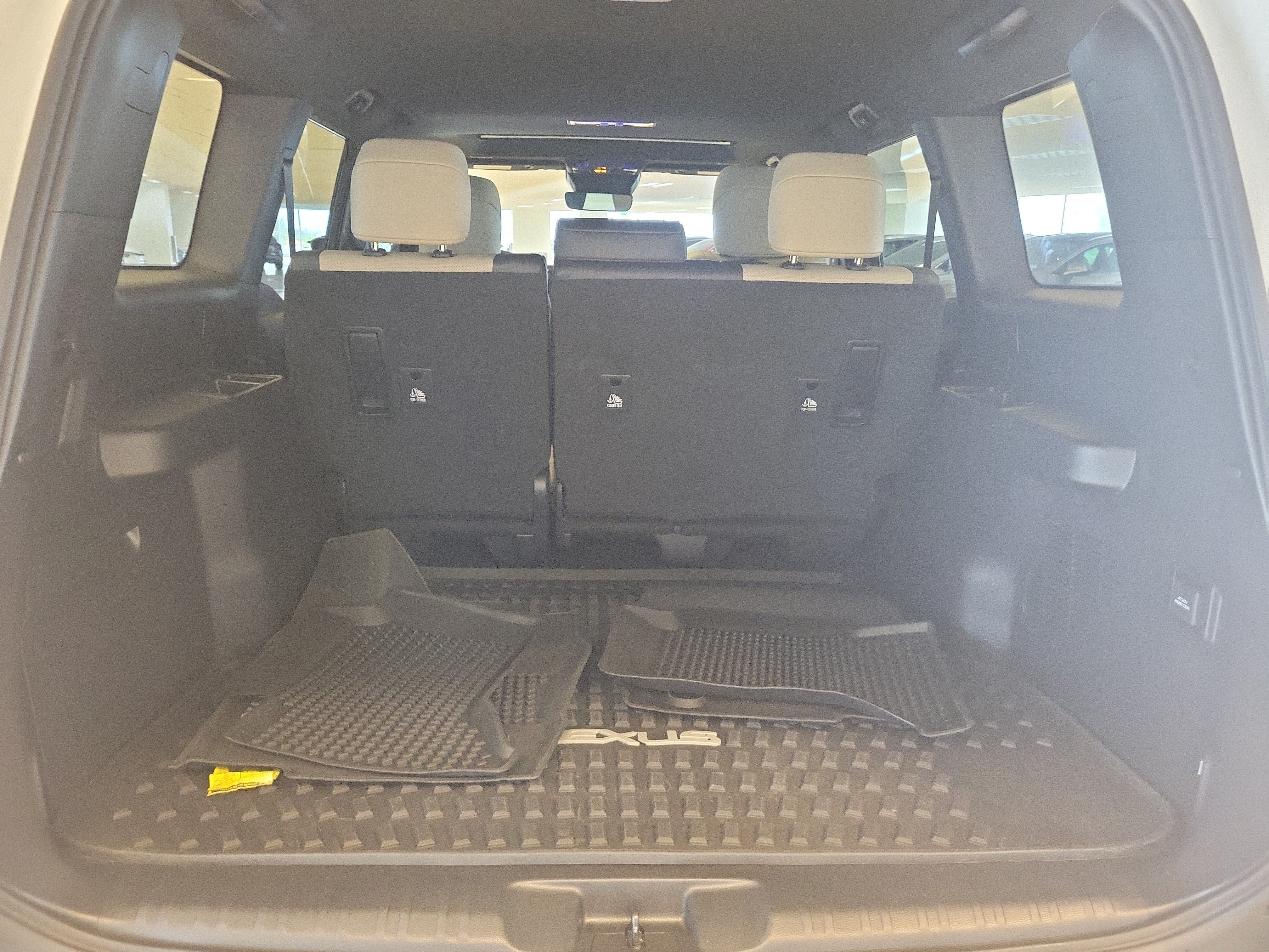 Used 2024 Lexus GX 550 AWD/4WD image 11