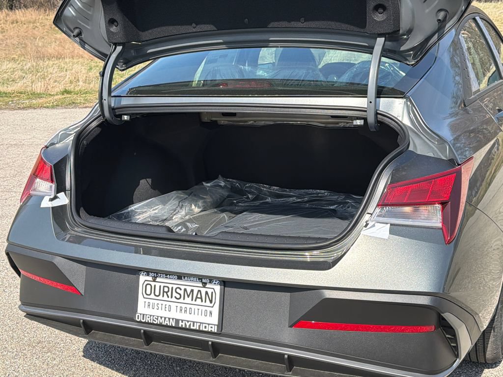New 2026 Hyundai Elantra SE FWD image 10