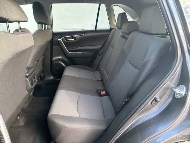 Used 2022 Toyota RAV4 XLE image 11