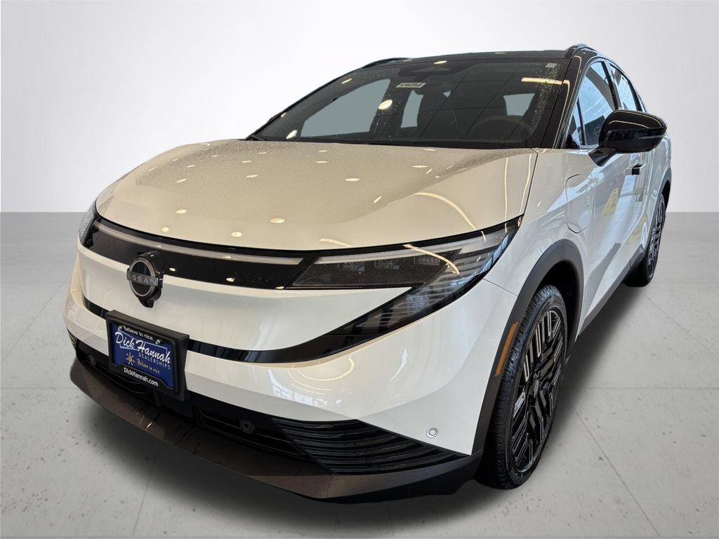 New 2026 Nissan Leaf Platinum+ w/ Cargo Package (Platinum+) FWD image 2