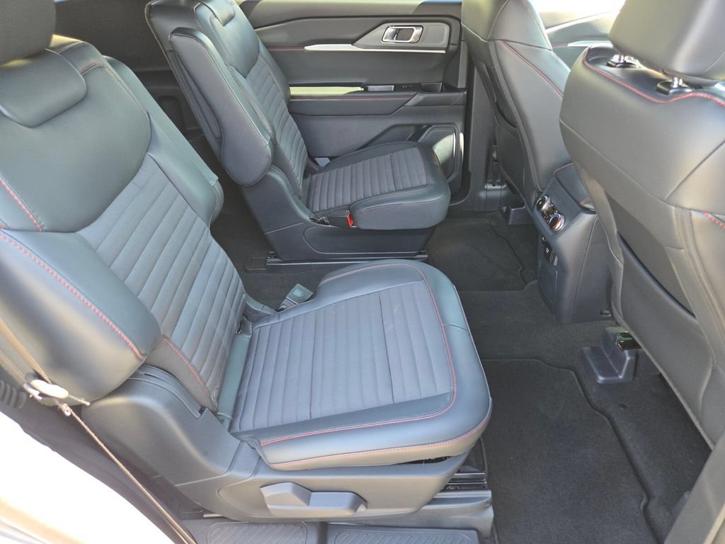 New 2026 Ford Explorer ST-Line w/ ST-Line Street Pack RWD image 15