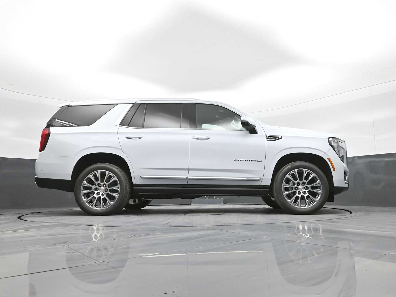 New 2026 GMC Yukon Denali w/ Sun & Power Step Package AWD/4WD image 45