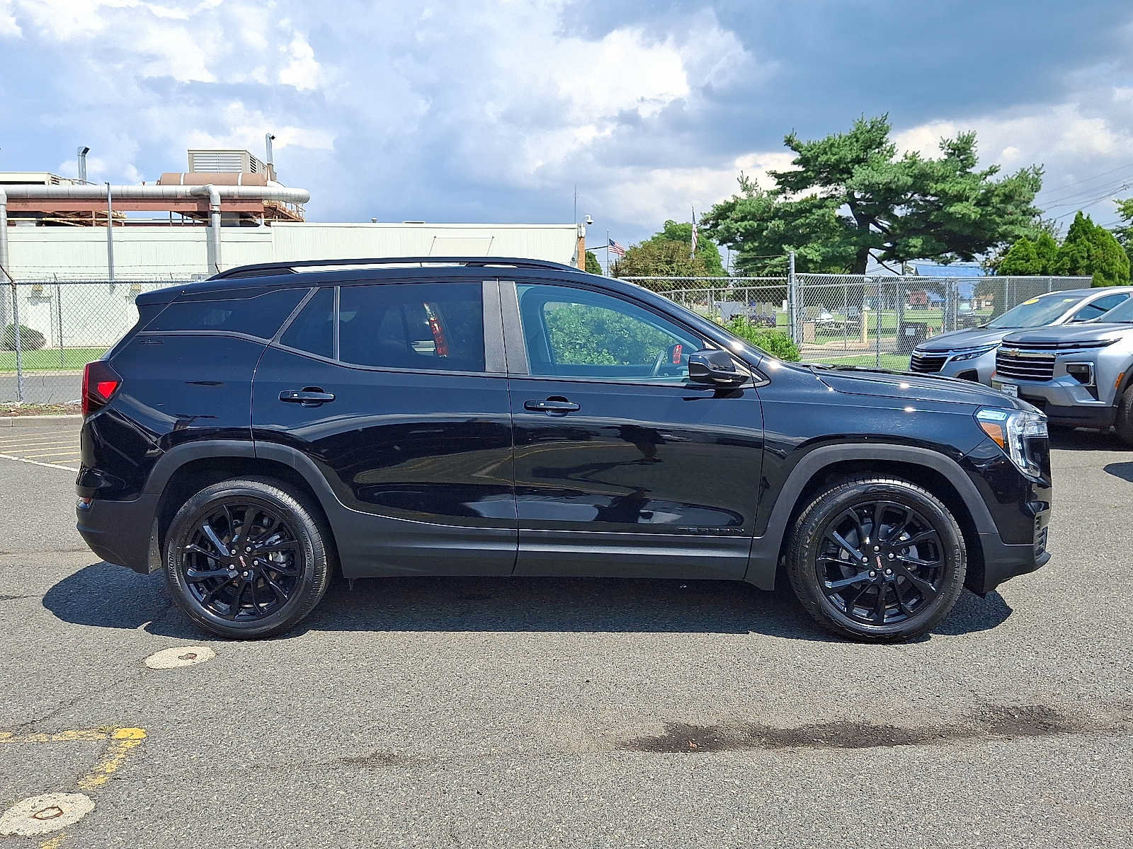 Used 2023 GMC Terrain SLE w/ Driver Convenience Package FWD image 7