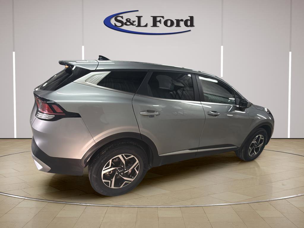 Used 2025 Kia Sportage LX image 8