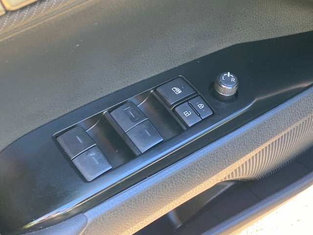 Used 2025 Toyota Camry SE w/ Convenience Package FWD image 12