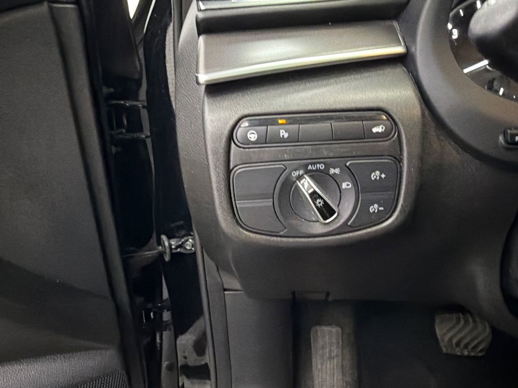 Used 2023 INFINITI QX50 Luxe image 34